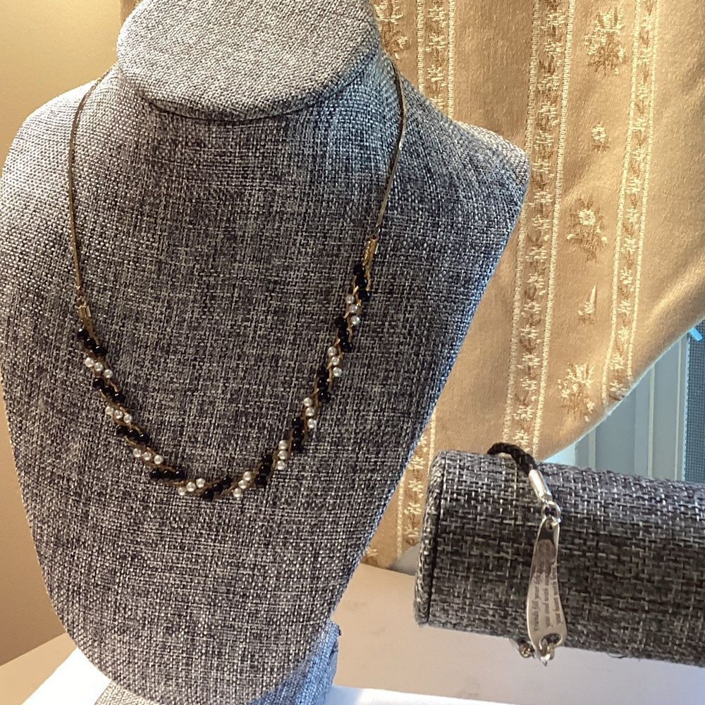 Black and Gold Necklace and Bracelet Set